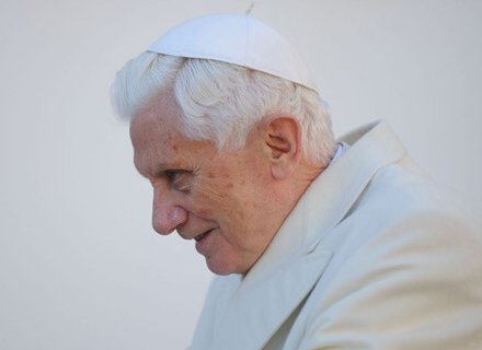Ratzinger: "Il matrimonio gay è una ferita alla pace" - papa coppieBASE - Gay.it