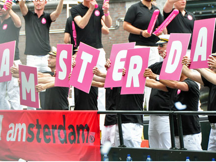 Amsterdam, cittadini omofobi trasferiti in periferia - amsterdamomofobiBASE 1 - Gay.it