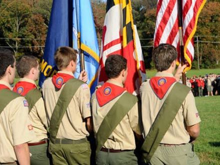 Svolta nei Boy Scout of America: cade il no ai gay e al coming out