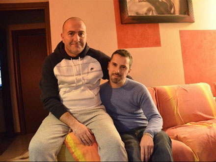 Volano in USA per un figlio. Ora hanno due gemelli