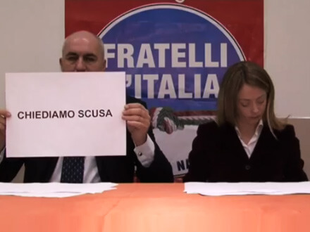 Il video di scuse di Crosetto e Meloni