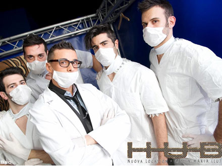 Parte Schyzophonia, il tour della clinica (gay) più pazza del mondo