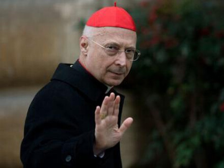 Bagnasco all’attacco: nozze gay umiliano la famiglia