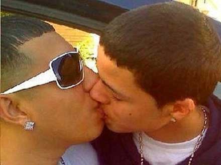 Il rapper di Gasolina: “Sono gay”. Poi smentisce. Ma compare una foto
