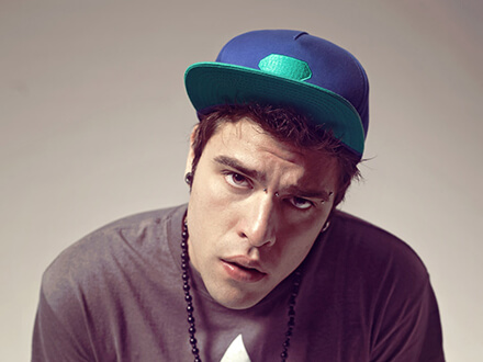 Il rapper Fedez favorevole a matrimoni e adozioni gay