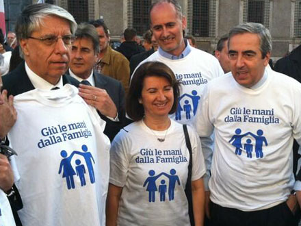 Giovanardi e Gasparri all'attacco: Idem e Boldrini non vadano a Pride - gasparriruiniBASE 1 - Gay.it