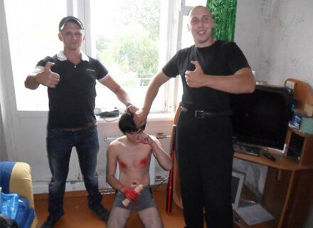 Torturati da gruppi neonazisti. L'orrore arriva dalla Russia - orrrorerussiaBASE 1 - Gay.it