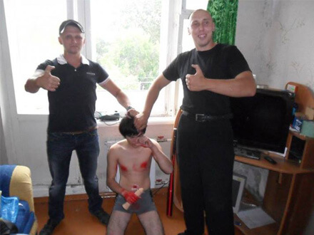 Torturati da gruppi neonazisti. L’orrore arriva dalla Russia