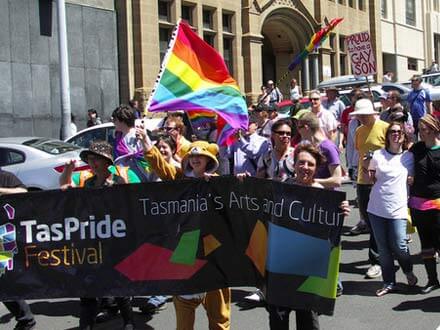 La Tasmania dice sì alle adozioni gay