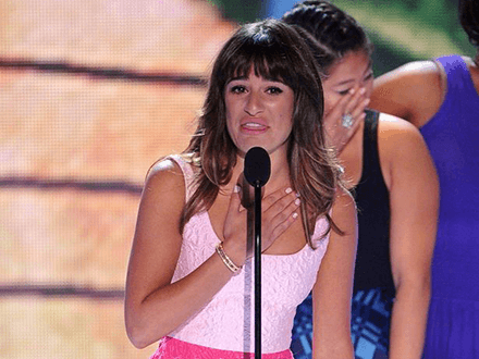Lea Michele dedica la vittoria ai Teen Choice Award a Cory Monteith