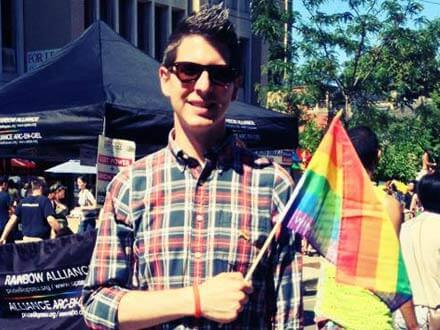 Save Nicola: così un giovane gay italiano chiede di non tornare a casa