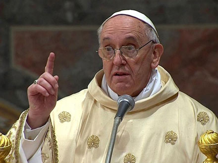 10 anni di Papa Francesco, aperture e chiusure, speranza e lacrime per la comunità LGBTQIA+ - bergoglio lobby gayBASE 1 - Gay.it