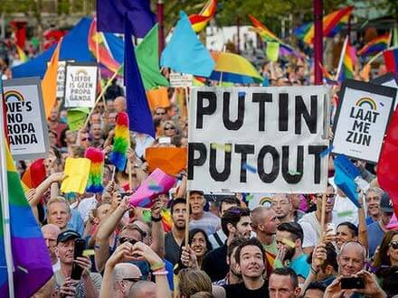Russia: nuova legge omofoba per togliere i figli ai genitori gay