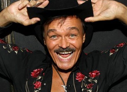 Randy Jones, il cowboy dei Village People, sposa il compagno a NYC - village people matrimonio 1 - Gay.it