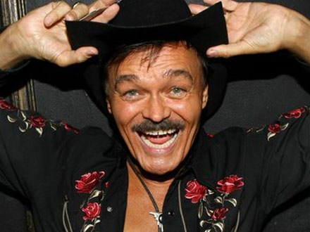 Randy Jones, il cowboy dei Village People, sposa il compagno a NYC
