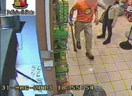 Baby gang milanese picchiava e insultava gay disabile - aggressione milano 1 - Gay.it