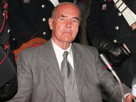 “I funerali di Priebke? E’ stato peggio dare la comunione a Luxuria”