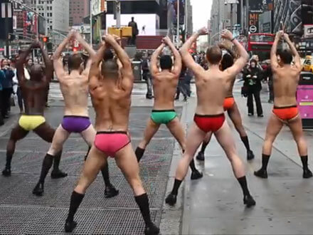 Il flash mob in mutande a Times Square