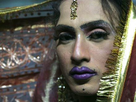 Il Bangladesh riconosce gli hijra come terzo sesso - hijra 1 - Gay.it