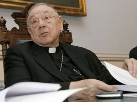 Il cardinale Aguilar: “L’omosessualità? Curabile come l’ipertensione”