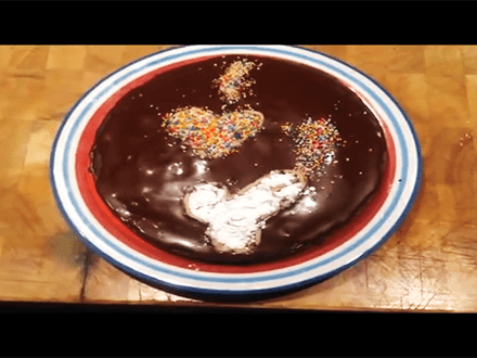 Una torta speciale per fare coming out in famiglia: “Io amo il…”