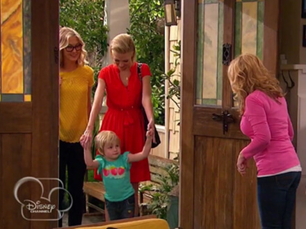 Una coppia di mamme lesbiche per la prima volta in una serie Disney