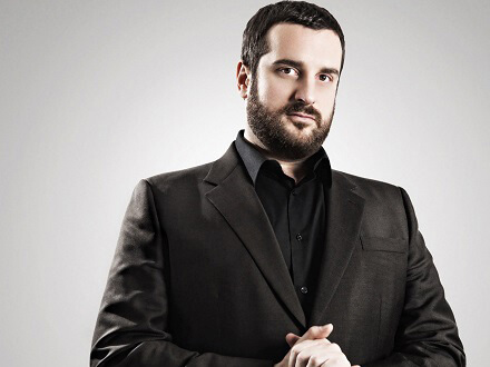 Costantino boss della tv: “Il queer è la luminosità della mia pelle”