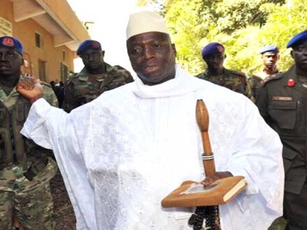 Jammeh: "Gay da sterminare come le zanzare della malaria" - jammeh gambia 1 - Gay.it