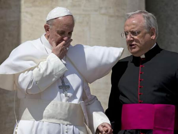 10 anni di Papa Francesco, aperture e chiusure, speranza e lacrime per la comunità LGBTQIA+ - bergoglio coppie 1 - Gay.it
