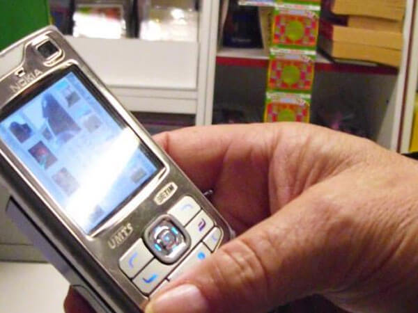 Vercelli: “20 mila euro o diffondiamo le foto hot dei nostri incontri”