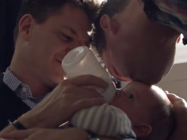 L’odio diventa amore nella pubblicità gay friendly dei biscotti (video)