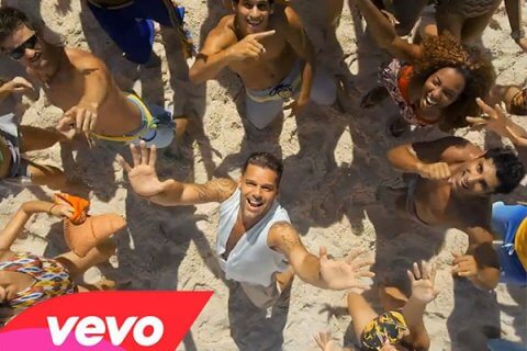 Ricky Martin: ecco il video musicale che ci prepara all'estate - ricky martin Vida video vevo BS - Gay.it