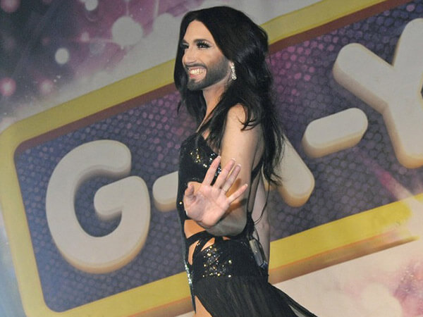 Conchita Wurst si esibisce al G-A-Y di Londra [Video]