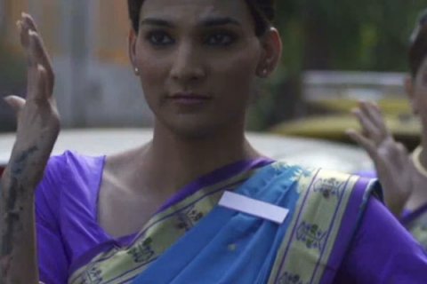 Allacciate le cinture: il video con le trans indiane diventato virale - trans cinture - Gay.it
