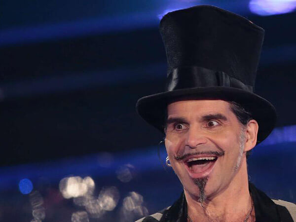 The voice. Tre eterosessuali sul palco: non starete esagerando?