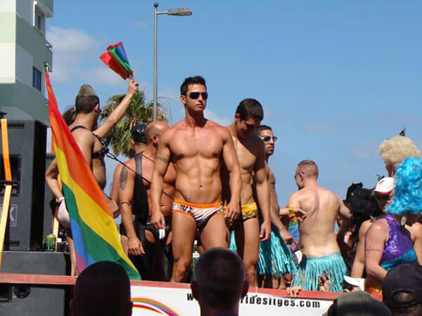 Maspalomas Gay Pride, ecco le immagini della parata [VIDEO]