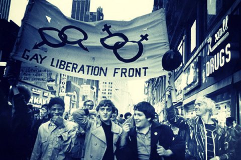 Storia del movimento lgbt: la notte in cui tutto ebbe inizio - moti di stonewall BS - Gay.it