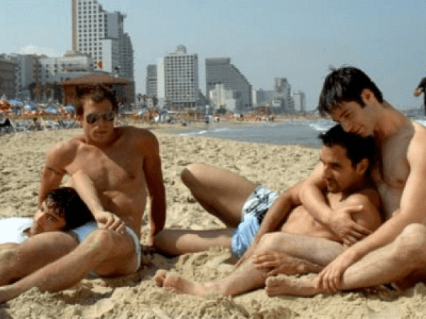 La spiaggia gay negata di Lignano e l'attacco a Tommaso Cerno - spiaggia lignano 1 - Gay.it