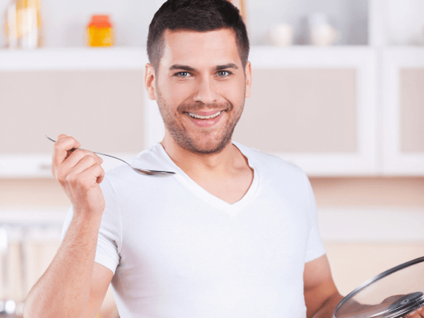 Il segreto di un fisico perfetto? Mangiare spesso, senza rinunce
