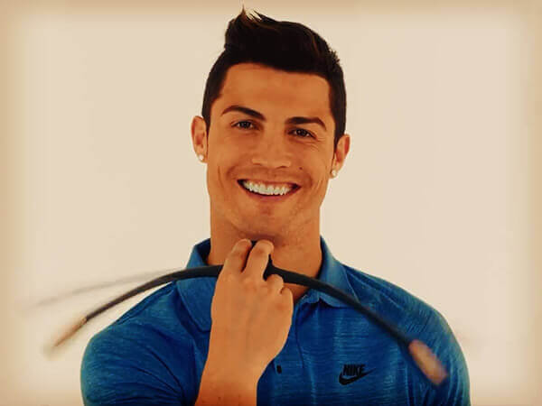 Cristiano Ronaldo e lo spot del massaggiatore facciale giapponese