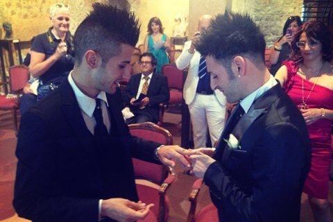 Mattia e Tonino si sposano al comune di Taormina: l'amore in un video - matrimonio comune taormina mattia tonino BS - Gay.it