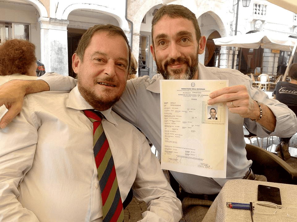 Carta di soggiorno al marito gay. Serracchiani: “L’Italia è ferma”