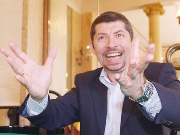 Il selfie di Scalfarotto con Manif Pour Tous scatena la rete