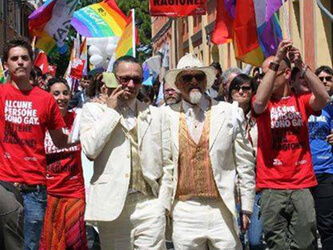 Pesaro: il tribunale ordina l'annullamento delle trascrizioni - Matrimonio Fano Fausto Elwin BS 1 - Gay.it