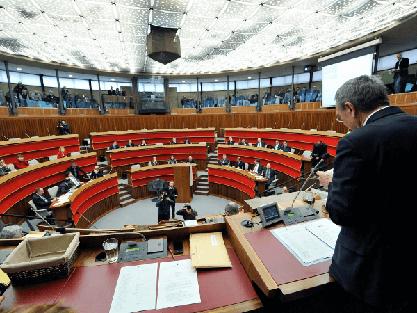Trento: le opposizioni affossano il DDL contro l’omofobia