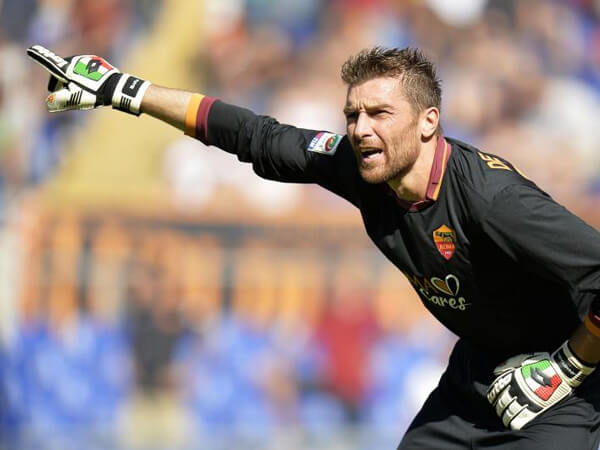 Il portiere della Roma: “Nessun coming out nel calcio, troppa omofobia