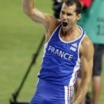 La protesta di Romain Mesnil: correre nudo con l'asta - Thumbnail