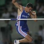 La protesta di Romain Mesnil: correre nudo con l'asta - Thumbnail