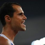 La protesta di Romain Mesnil: correre nudo con l'asta - Thumbnail