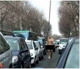 La protesta di Romain Mesnil: correre nudo con l'asta